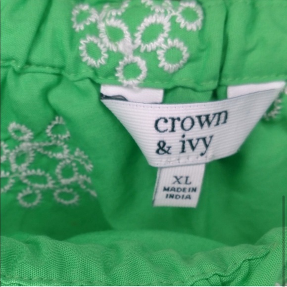 Crown & Ivy Green Eyelet Top - Picture 5 of 5